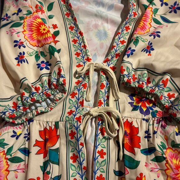 SHEIN Women's colorful floral gathered sleeve top with peplum; Size L - Picture 4 of 6